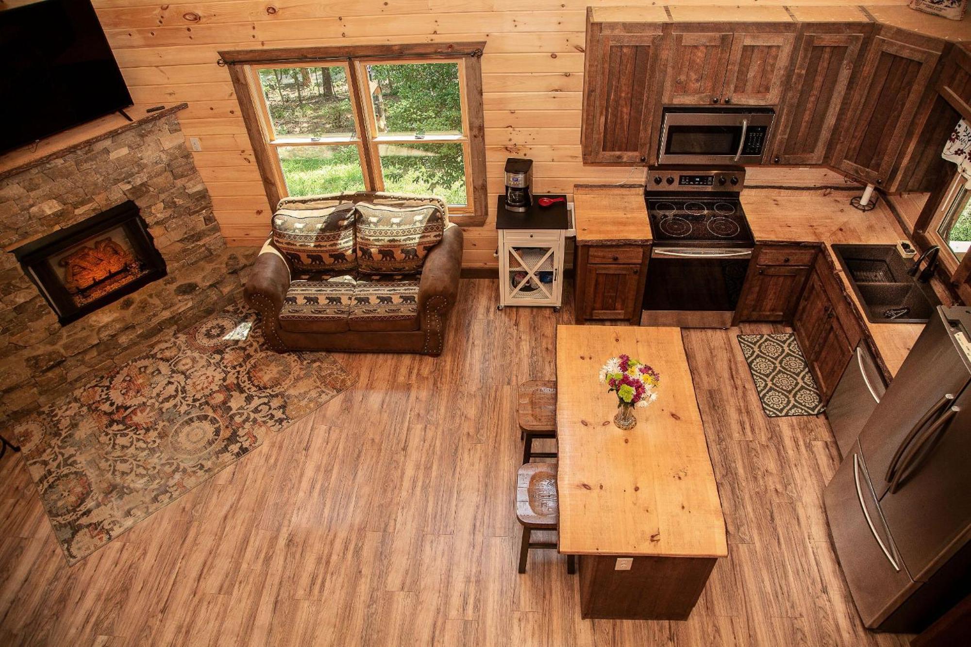 Adore The Smores Rustic Mountain Charm Outdoor Spaces And A Cozy Hot Tub Blue Ridge Exterior photo