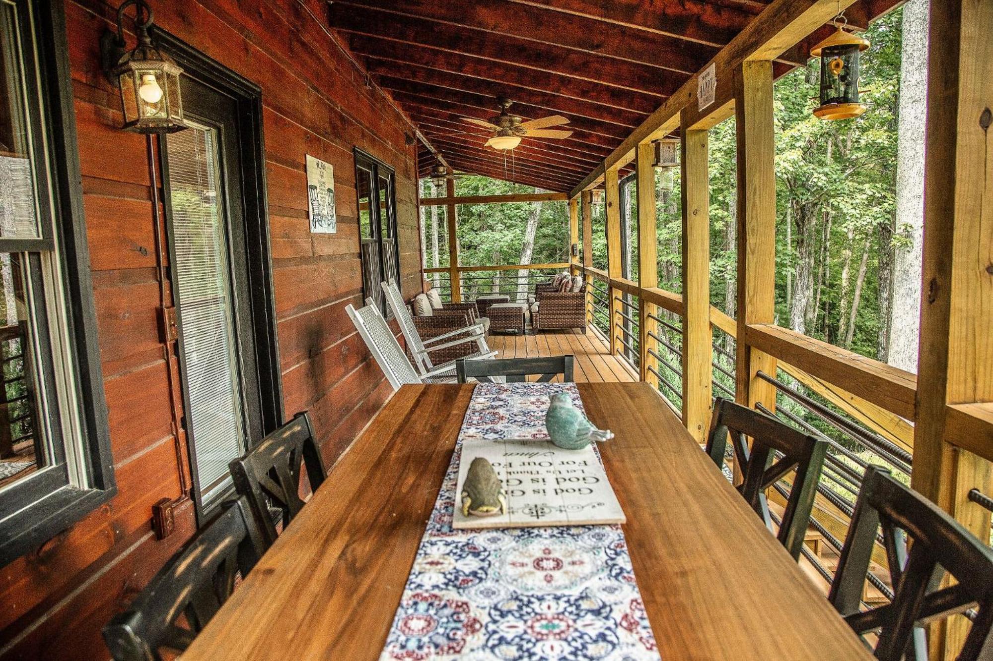 Adore The Smores Rustic Mountain Charm Outdoor Spaces And A Cozy Hot Tub Blue Ridge Exterior photo