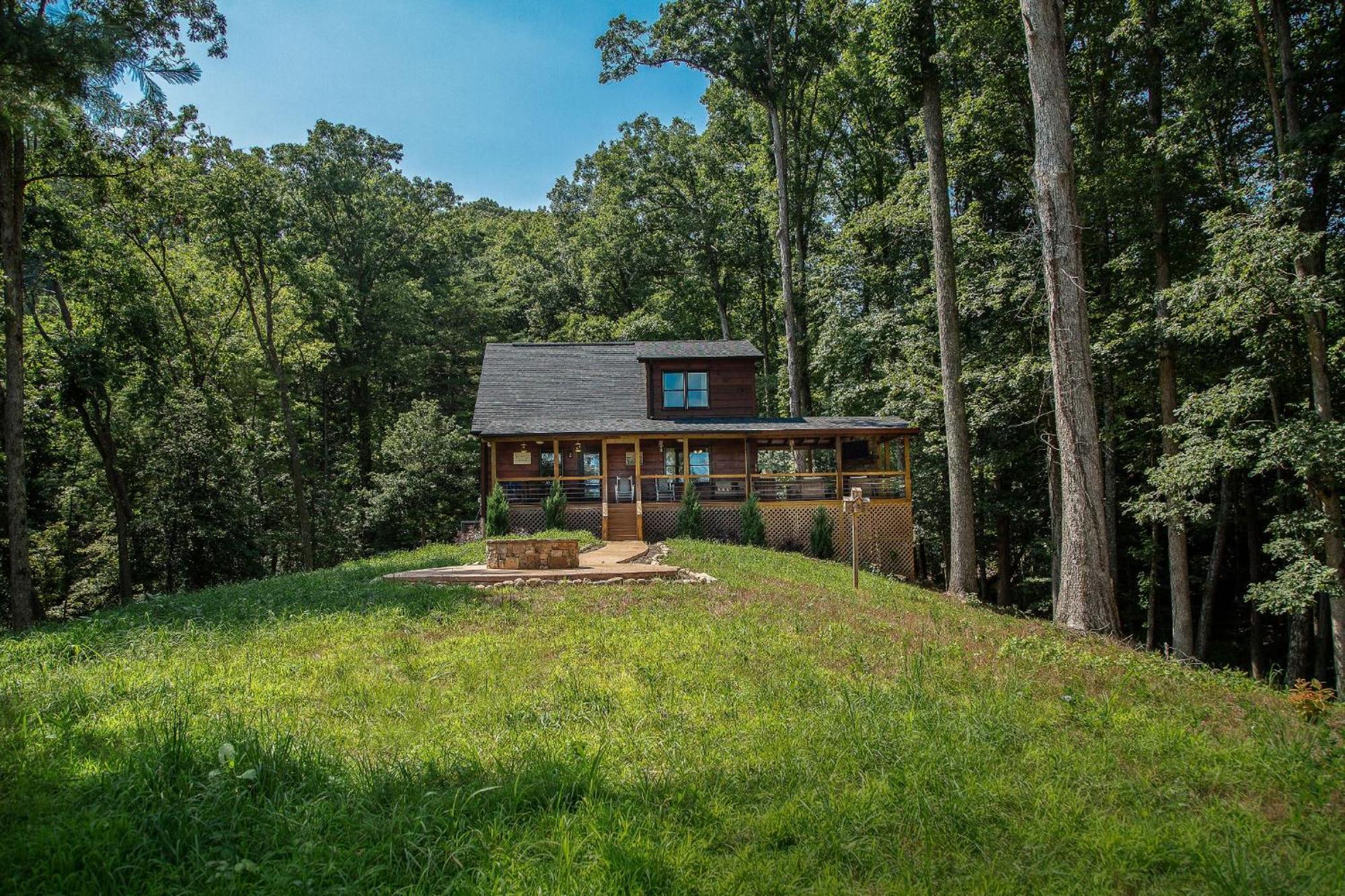 Adore The Smores Rustic Mountain Charm Outdoor Spaces And A Cozy Hot Tub Blue Ridge Exterior photo